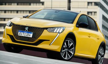 Oficial: Peugeot deixa de comercializar o hatch elétrico e-208 no Brasil