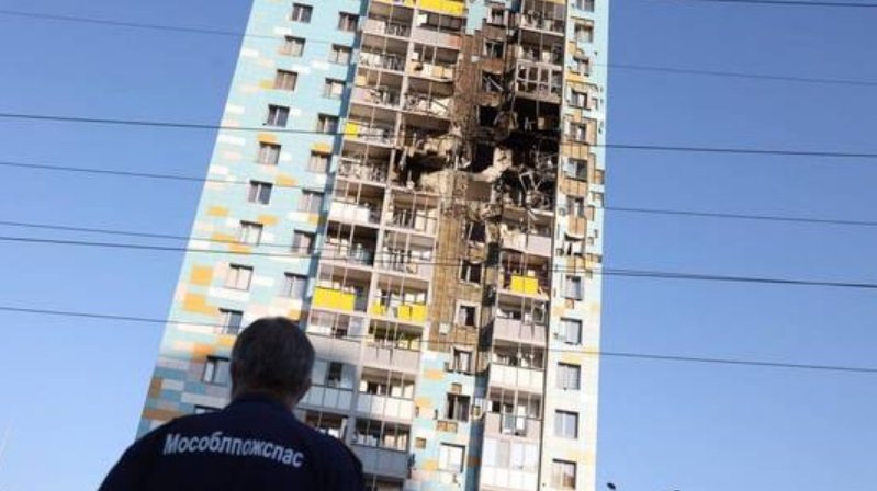 O edifício atingido diretamente pelo ataque.