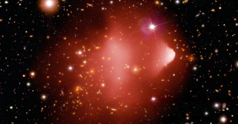 O aglomerado Bullet, oficialmente nomeado 1E 0657-56, é um objeto celeste formado pela colisão de galáxias, e seus dados foram utilizados para buscar a presença de antimatéria no universo antigo.