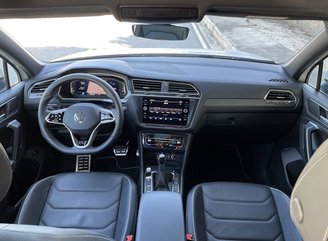 O interior do Tiguan é bem acabado, mas não tem o mesmo requinte visual do Commander.