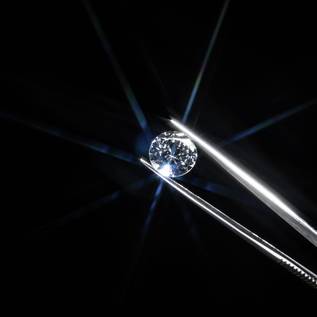 Imagem de Você pode comprar uma máquina de fazer diamantes no Alibaba — se tiver R$ 1 milhão
