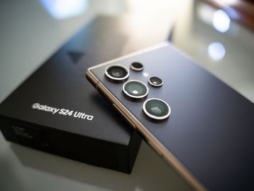 Imagens do Galaxy S25 Ultra revelam topo de linha com laterais retas; veja