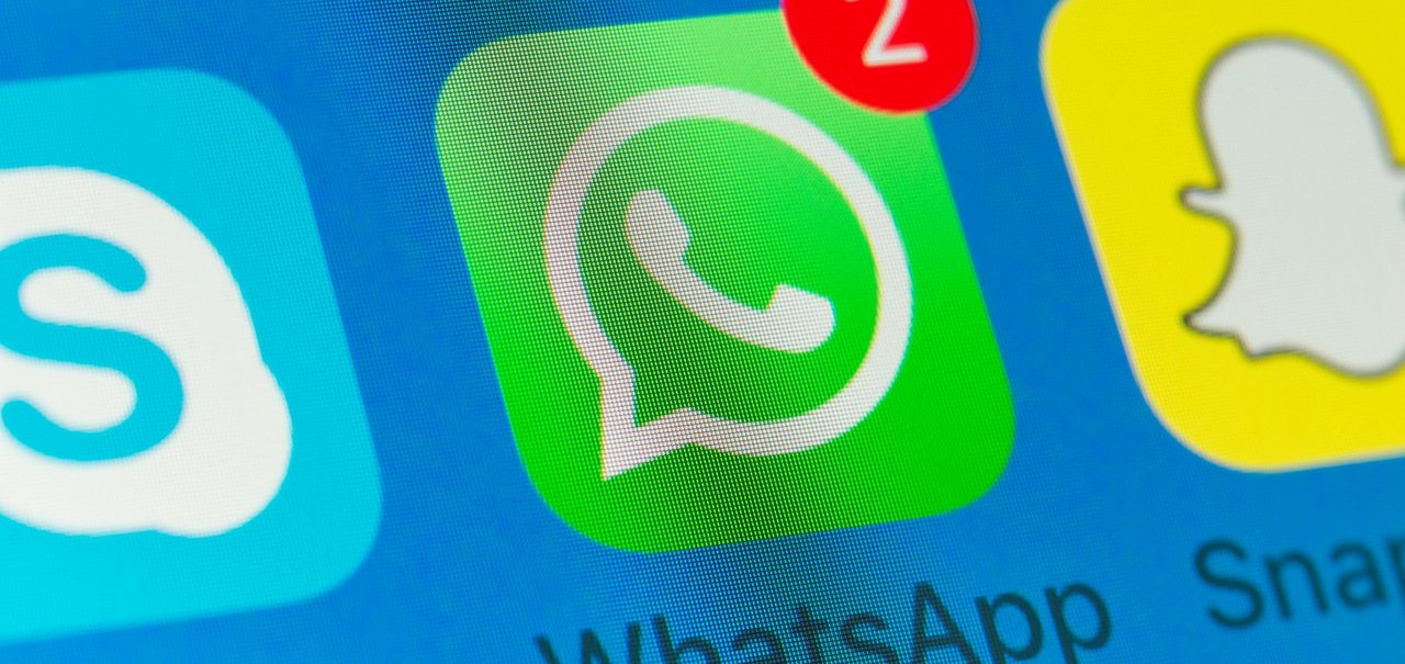 Chatbot com IA do WhatsApp vai conversar usando vozes de pessoas famosas