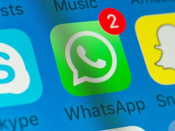 Chatbot com IA do WhatsApp vai conversar usando vozes de pessoas famosas
