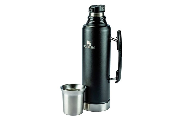 Garrafa Térmica Mate System disponível nas capacidades 1,6L e 1,2L.