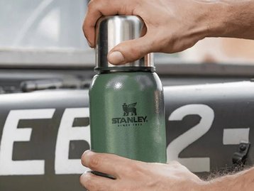 Linha Mate da Stanley com 20% de desconto; confira cuia, garrafa Stanley e mais