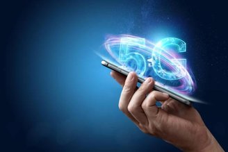 5G supports the convenience of wearable devices such as smartwatches and the Internet of Things.
