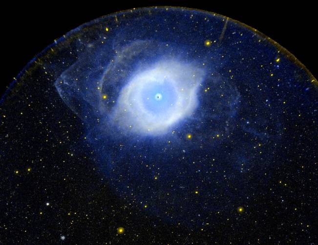 A Nebulosa Helix (NGC 7293) é um dos exemplares de nebulosas do tipo planetária.