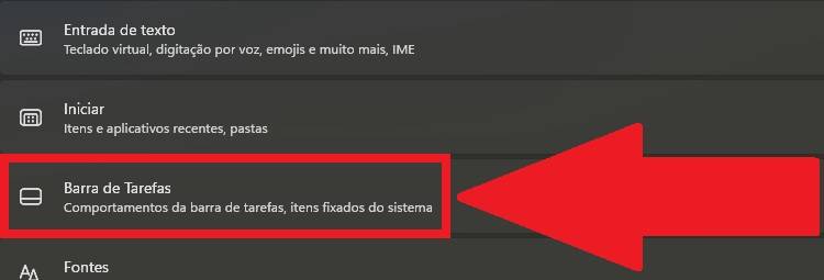 É preciso descer a tela para encontrar a opção "Barra de Tarefas".