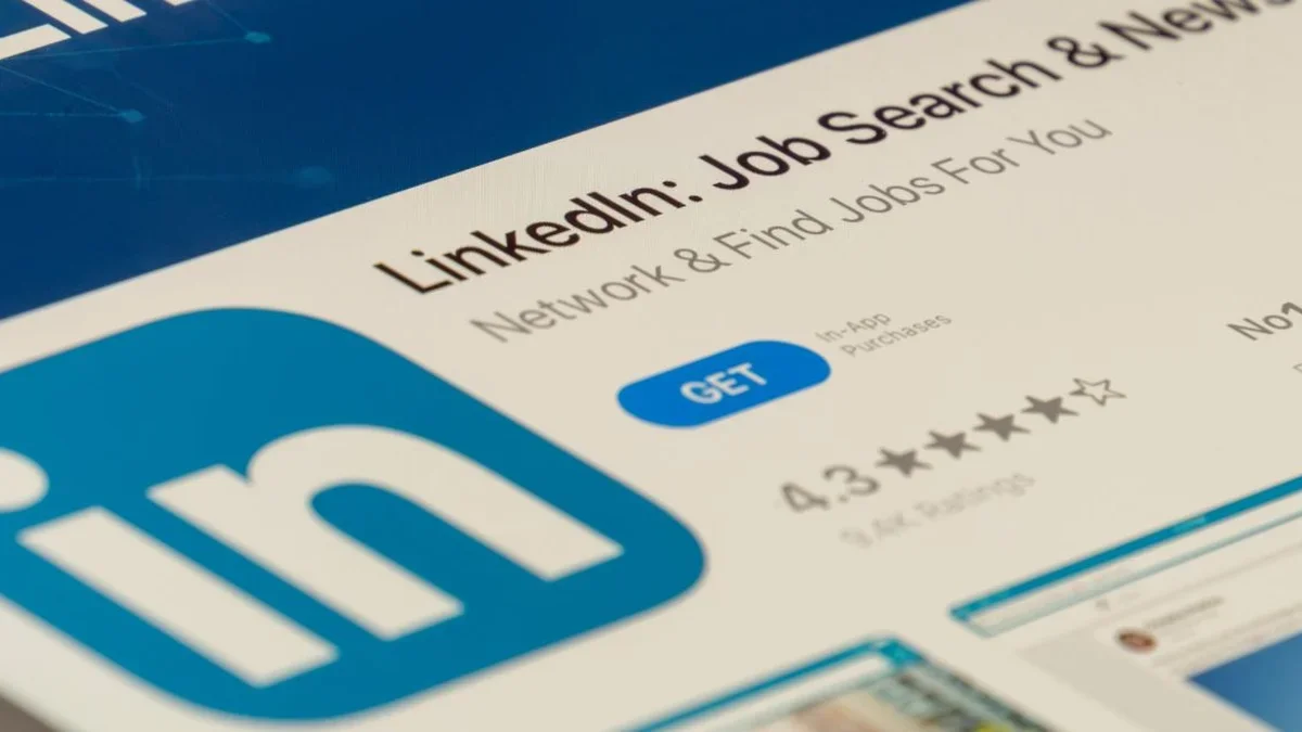 LinkedIn agora usa seus dados para treinar IA; veja como remover a opção