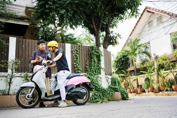 Oferecimento de transporte por moto já é comum em outros países e cresce no Brasil.