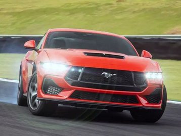 Dia de Mustang: aceleramos o novo V8 e o Mach-E 100% elétrico na pista