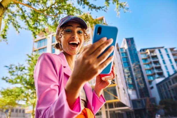 A tela grande pode facilitar a leitura no seu celular. (Fonte: GettyImages / Reprodução)