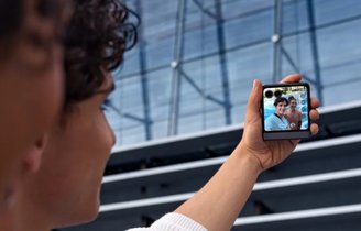 A câmera de selfies é Quad Pixel e tem recursos de IA.