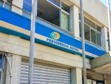 Polícia Federal faz operação contra grupo que rouba e vende dados do INSS