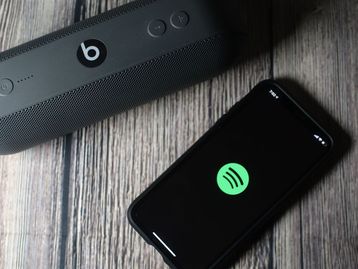 Spotify agora unifica podcasts pagos e gratuitos em um único feed