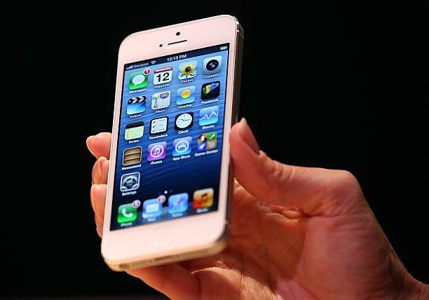 O iPhone 5S trouxe a tecnologia Touch ID. (Fonte: GettyImages / Reprodução)