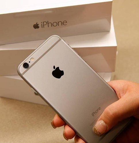 O iPhone 6 inovou com a tela grande. (Fonte: GettyImages / Reprodução)