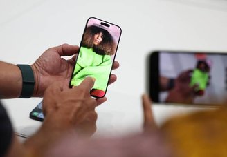 As novas funções de IA do iOS 18 chegarão no final de outubro, apurou informante. (Imagem: Getty Images)