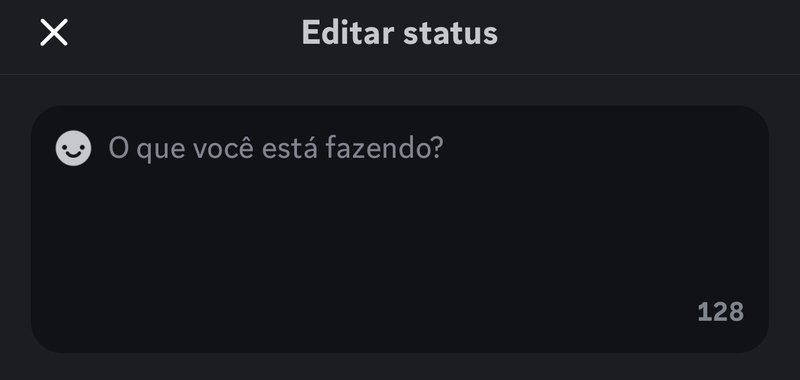 É preciso escrever a frase do seu status dentro da caixa de texto.