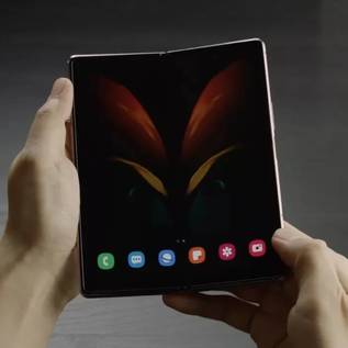 Imagem de Galaxy Z Fold 2: dobrável lançado a US$ 2.000 não será mais atualizado pela Samsung
