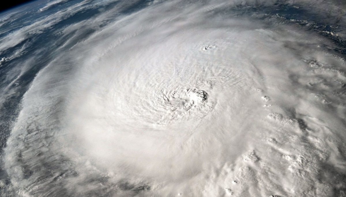 Drone records giant waves and strong winds inside Hurricane Milton; watch the video