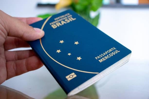 Depois que o seu passaporte ficar pronto, é preciso ir na mesma sede da Polícia Federal para fazer a retirada.