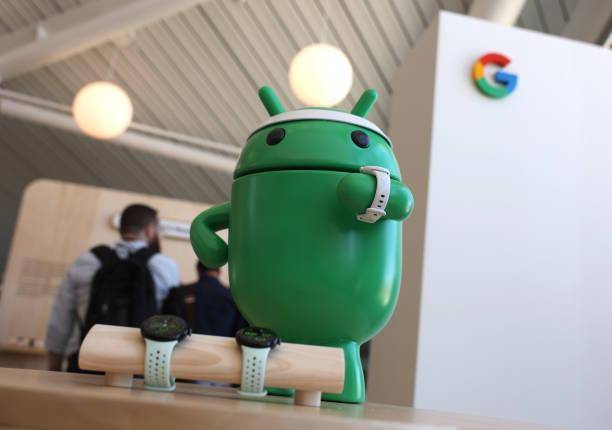 O Android 15 começou a ser distribuído para celulares da linha Google Pixel.