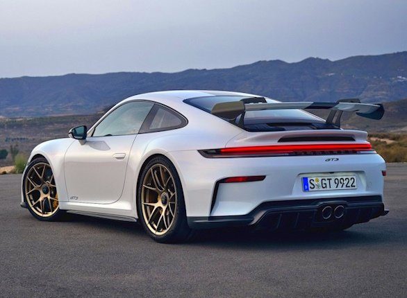 Alterações visuais deixaram o 911 GT3 com um aspecto mais limpo.