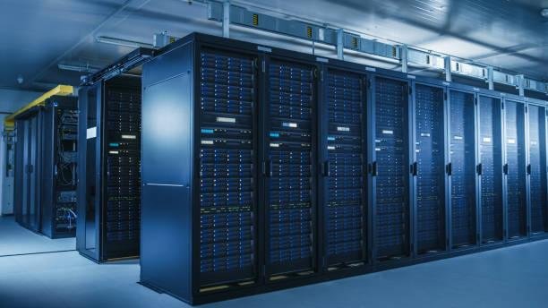 Data centers para o treinamento de IA possuem um altíssimo gasto de energia.