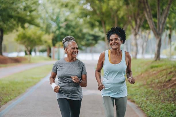 Programas de exercícios para idosos são tendências fitness número 3 no mundo.