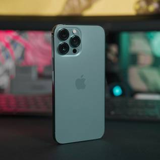 Imagem de Vale a pena comprar o iPhone 13 na Black Friday 2024?
