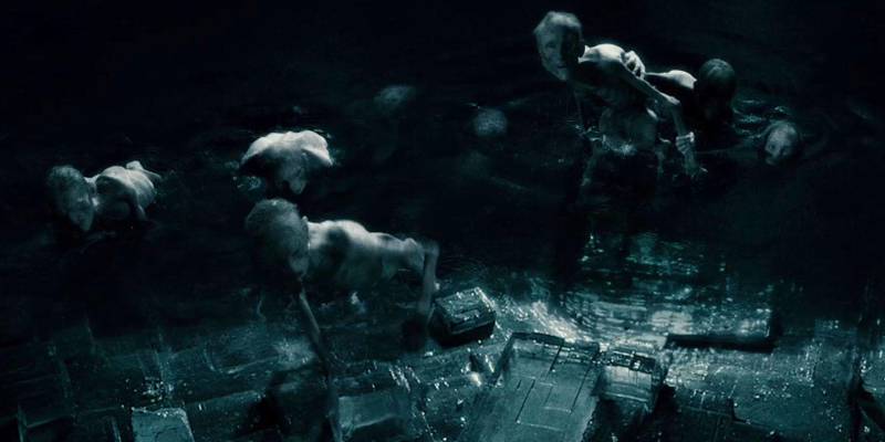 A cena dos inferius parece ter saído direto de um filme de terror.