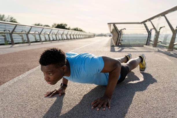 Calistenia - o treinamento com o próprio corpo, está entre as tendências fitness para o Brasil.