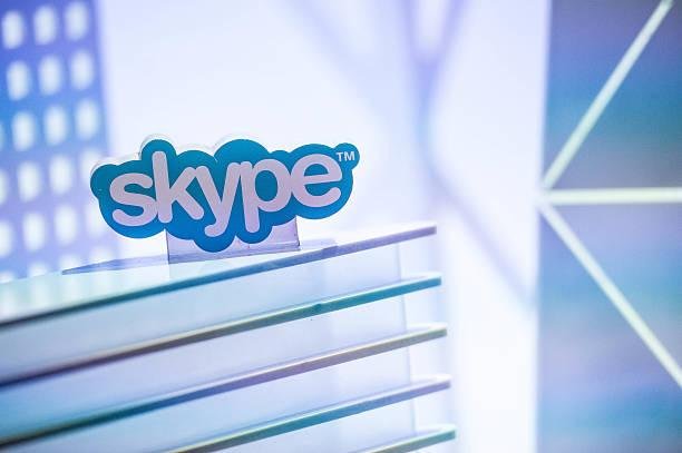 O Skype foi lançado em 2003 e passou por outras empresas e fundos antes de ser incluído ao portfólio da Microsoft.