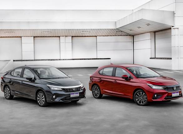 A marca buscou reforçar o aspecto elegante do sedan e "esportivo" do hatch.