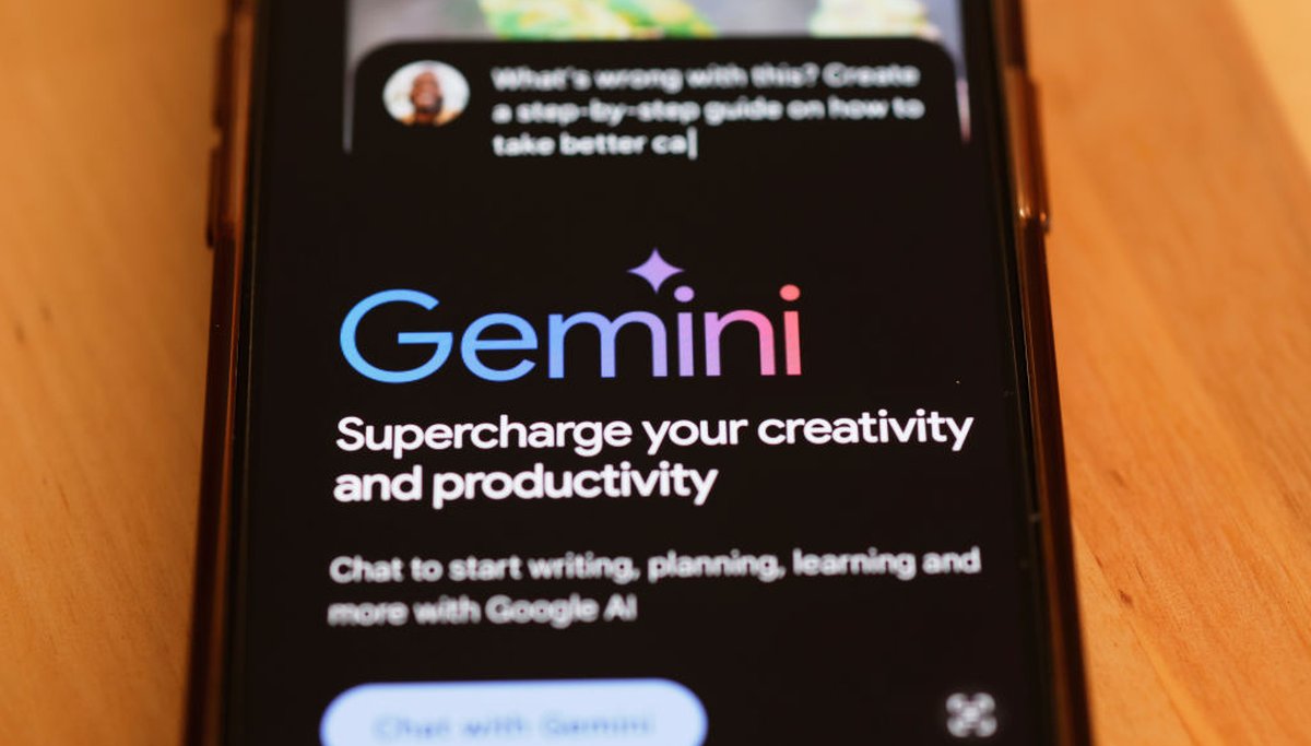 Gemini agora pode enviar mensagens e fazer ligações no WhatsApp por você