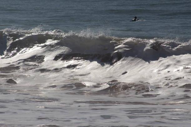 Teorias dizem que o nosso planeta recém-nascido já possuía oceanos e placas continentais.