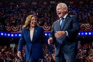 Kamala Harris e o seu candidato a vice, Tim Walz. (Imagem: Getty Images)