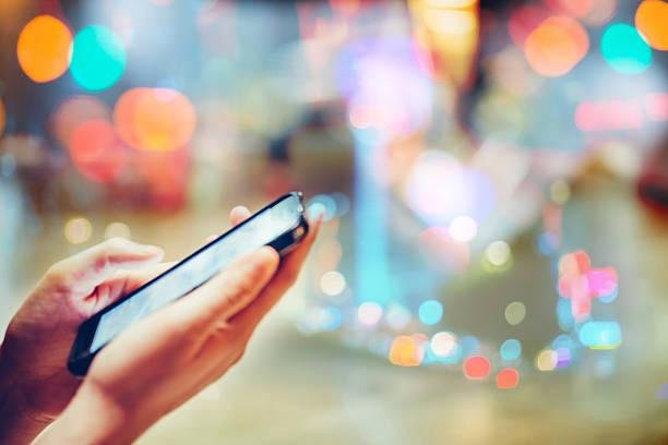 Uma simples reinicialização do seu celular pode resolver o problema de ausência de som.