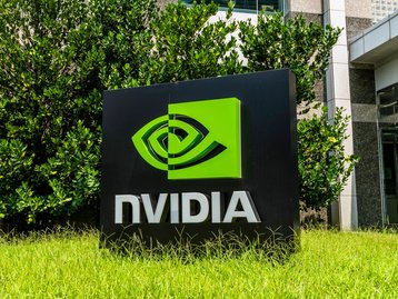 Nvidia fabricará servidores para IA nos EUA e investirá R$ 3 trilhões