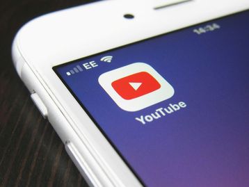 Virando TikTok? YouTube pode ganhar navegação por gestos na vertical para vídeos longos