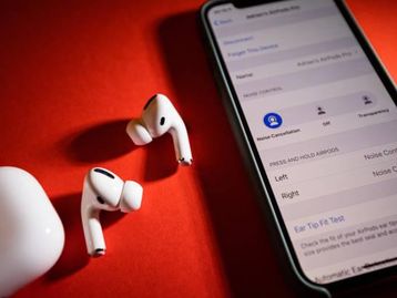 Apple é processada por som com estalos e estática nos AirPods Pro