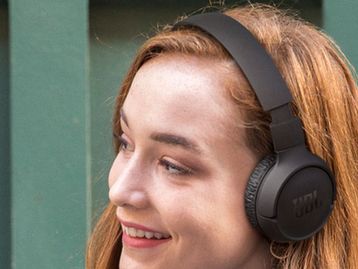 Headphone sem fio JBL com um super desconto na Amazon; veja