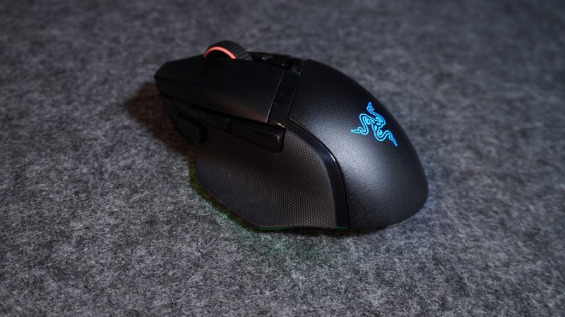 O Razer Basilisk V3 Pro seria ainda melhor com um preço mais em conta (Imagem: Felipe Vidal/TecMundo)