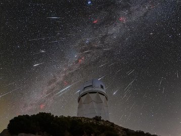 Relatividade Geral de Einstein é testada nas maiores distâncias do Universo
