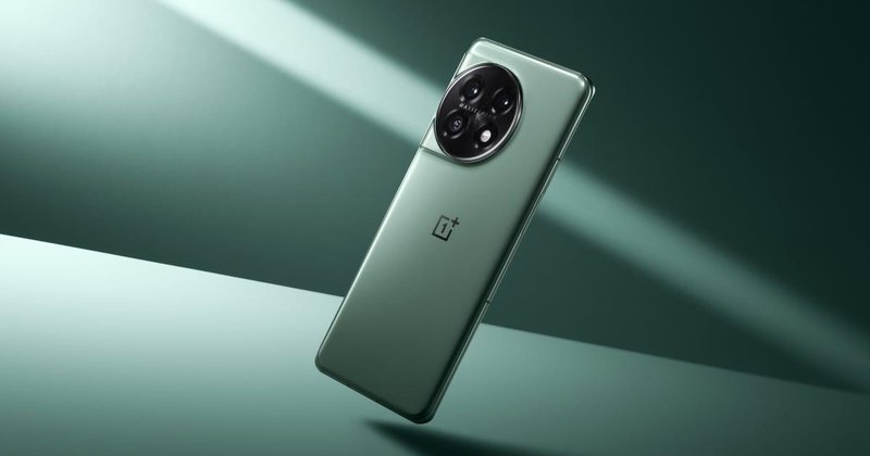 OnePlus 11 entrega pacote capaz de agradar a um público diverso. (Fonte: Notebook Check/Reprodução)