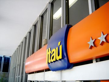 Itaú lança inteligência artificial e permite fazer PIX por WhatsApp