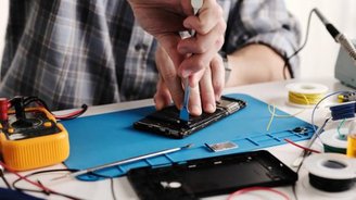 If the problem persists, take your device to technical assistance.