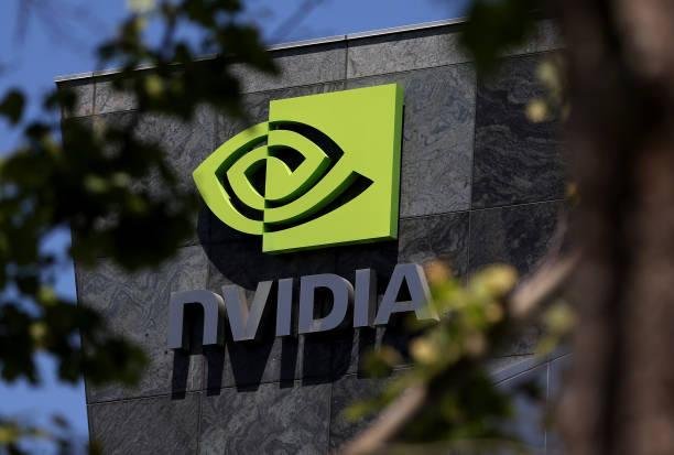 Além dos produtos para IA, em janeiro a Nvidia deve anunciar suas novas GPUs gamer e aumentar as receitas (Imagem: GettyImages)